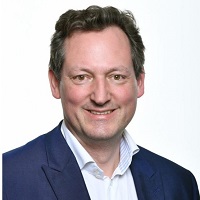 Portrait Photo of Dr. Eckart von Hirschhausen