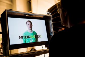 Manuel Neuer als Protagonist der Kampagne "Strich durch Vorurteile"