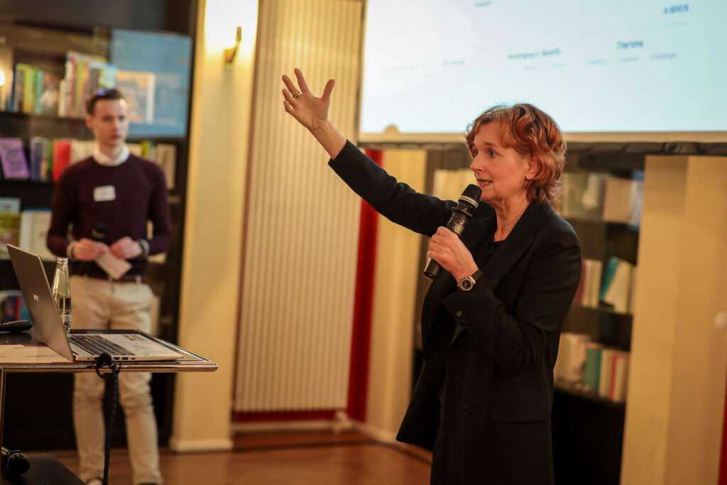 Wiebke Jessen referiert bei der „Denkfabrik: Fußball, Demokratie und die Gen Z im Fokus“
