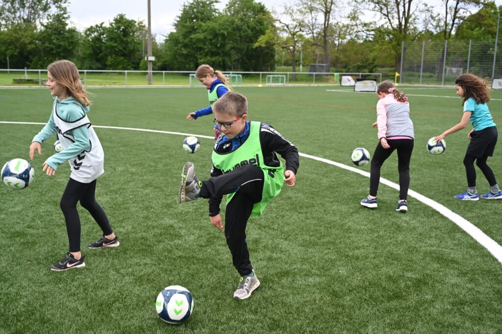 step kickt! Abschlusspublikation: Mehr Bewegung im Schulalltag