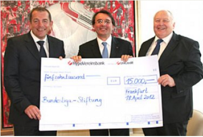 Hypovereinsbank Spendet 15 000 Euro Dfl Stiftung